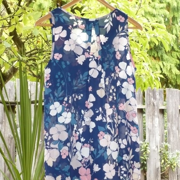 Pleione Dogwood Sleeveless Tie Up Blouse - Picture 5 of 9